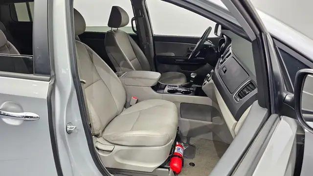 KIA CARNIVAL 11-SEATER DELUXE 2020