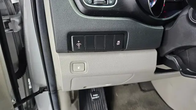 KIA CARNIVAL 11-SEATER DELUXE 2020