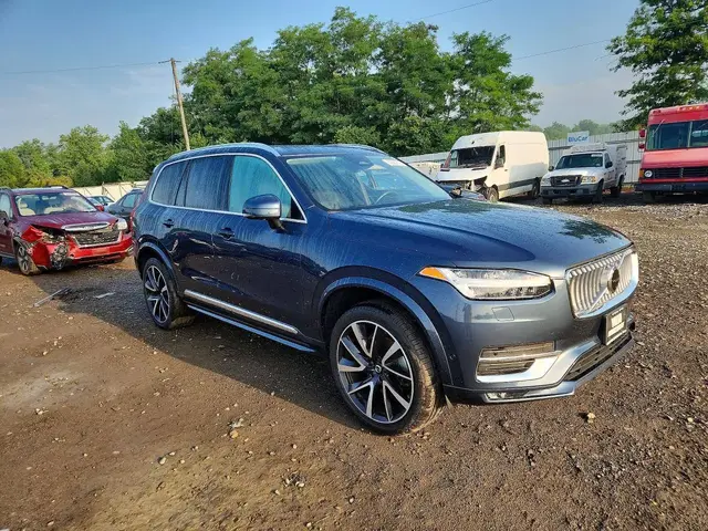 VOLVO XC90 2023