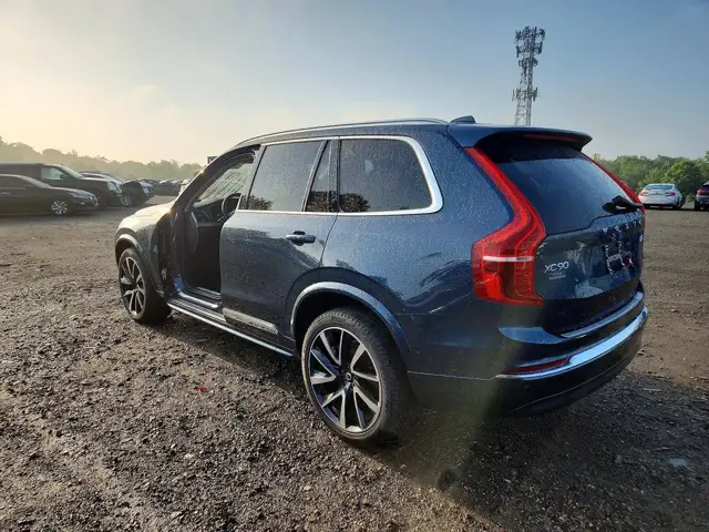 VOLVO XC90 2023