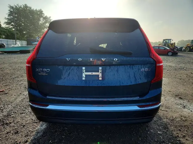 VOLVO XC90 2023