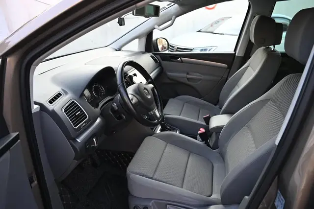 VOLKSWAGEN SHARAN 2015