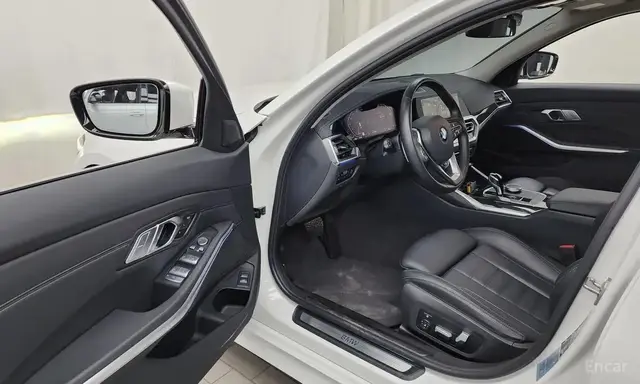 BMW 3 SERIES LUXURY 2022