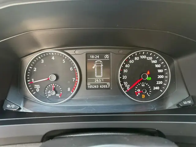 VOLKSWAGEN CARAVELLE 2016