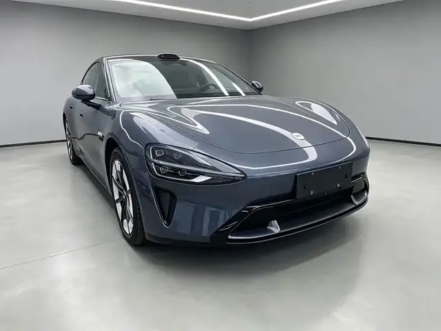XIAOMI SU7 2024