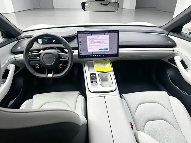 XIAOMI SU7 2024
