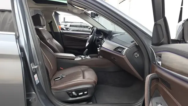 BMW 5 SERIES LUXURY 2019