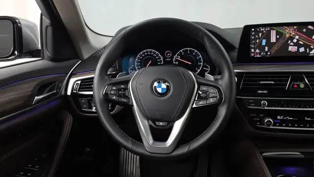 BMW 5 SERIES LUXURY 2019