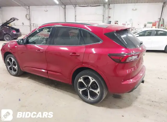 FORD ESCAPE 2023