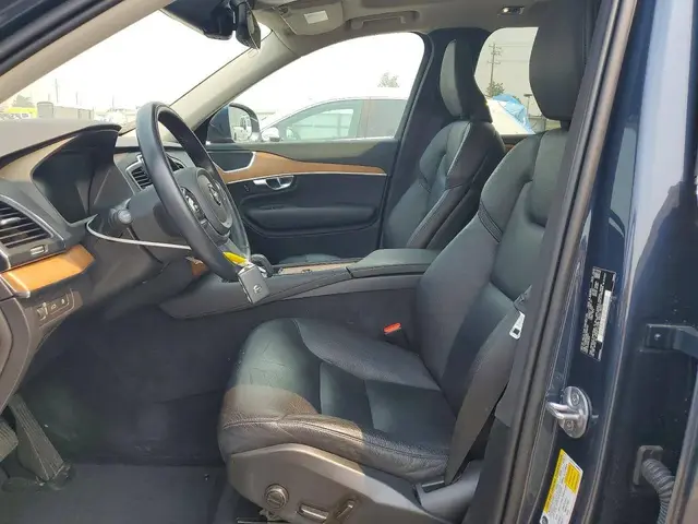 VOLVO XC90 2022