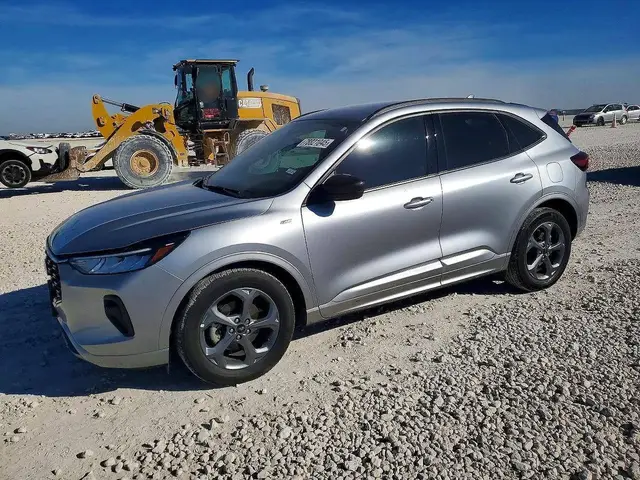 FORD ESCAPE 2023
