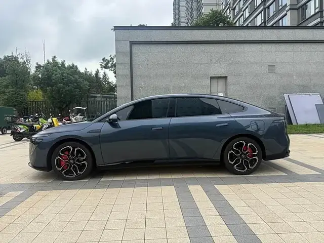 NISSAN N7 2025