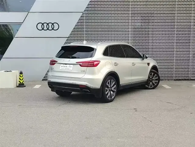HONGQI HS5 2022