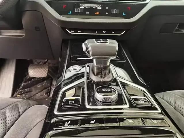 HONGQI HS5 2022