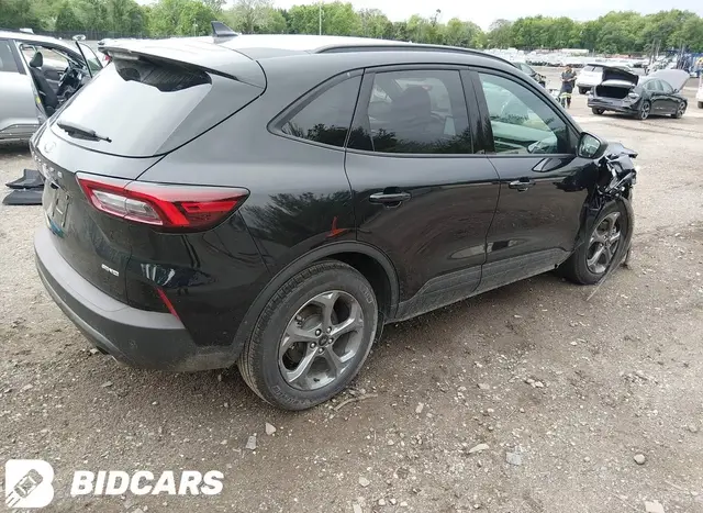 FORD ESCAPE 2026