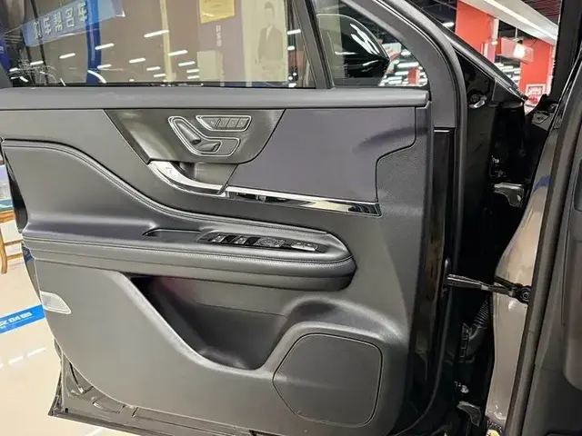 LINCOLN CORSAIR PREMIUM 2023