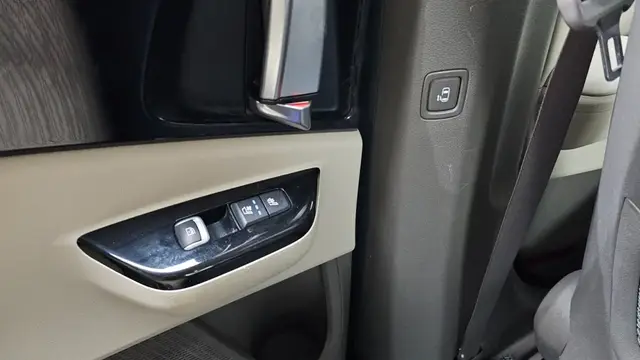 KIA CARNIVAL NOBLESSE 2023