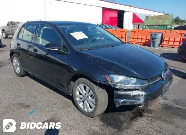 VOLKSWAGEN GOLF 2020