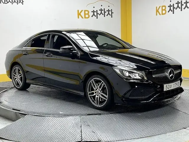 MERCEDES-BENZ CLA-CLASS C117 CLA220 AMG 2018