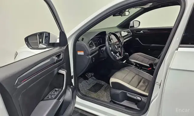 VOLKSWAGEN T-ROC 2021