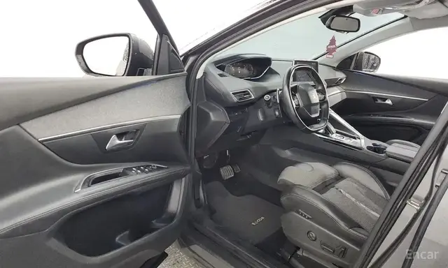 PEUGEOT 5008 2ND 1 2018