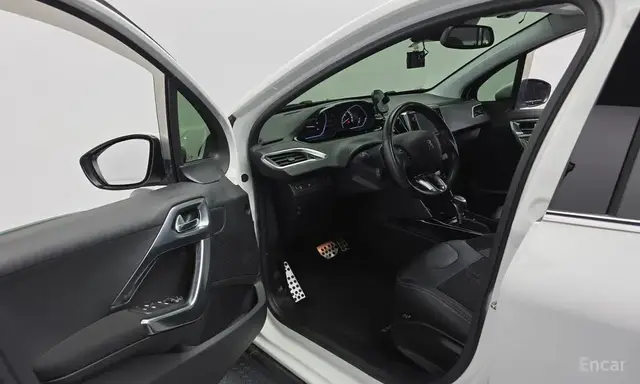 PEUGEOT 1 2008 1 2019