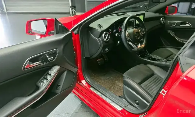 MERCEDES-BENZ CLA-CLASS C117 CLA220 AMG 2018
