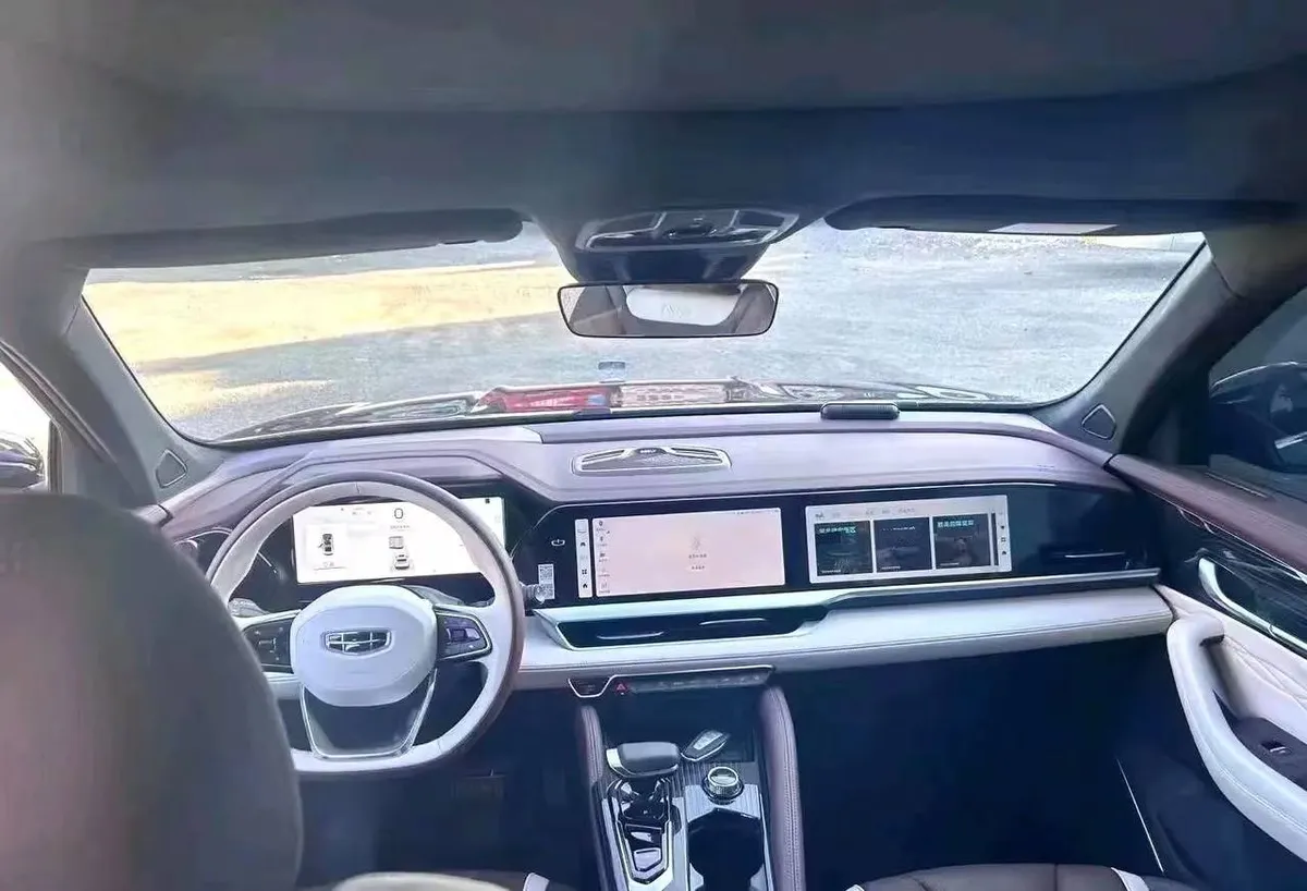 GEELY MONJARO 2022