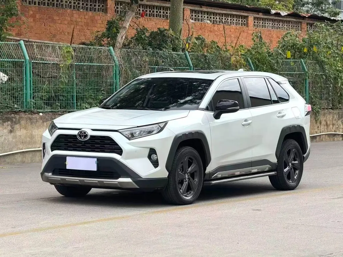 TOYOTA RAV4 2023