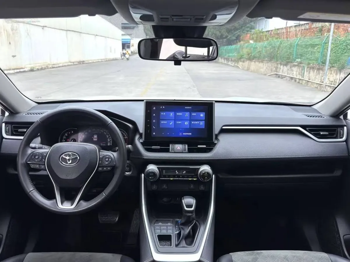 TOYOTA RAV4 2023