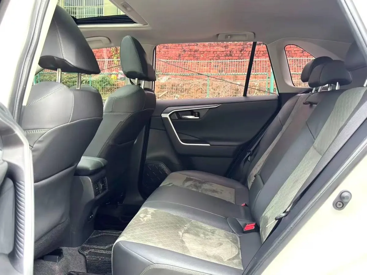 TOYOTA RAV4 2023