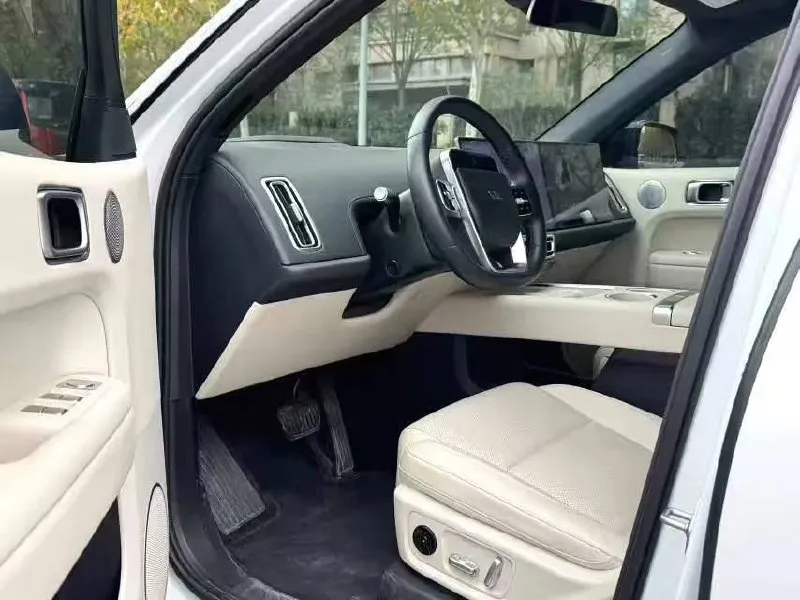 LI AUTO L6 MAX 2024