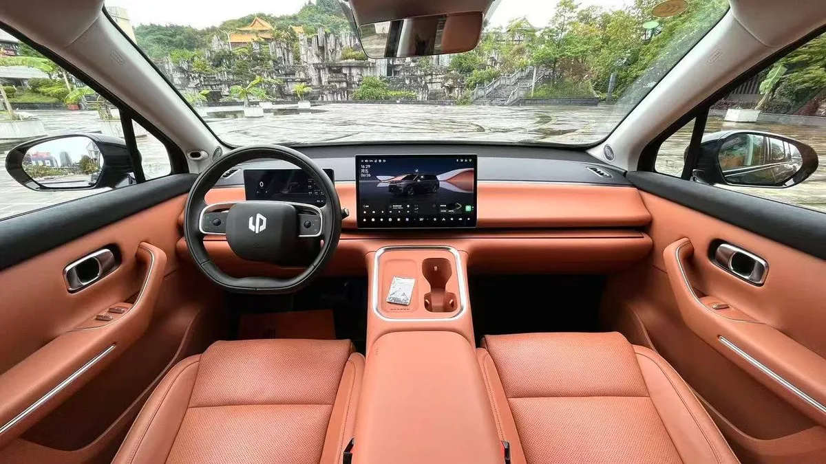 LEAPMOTOR C16 2025