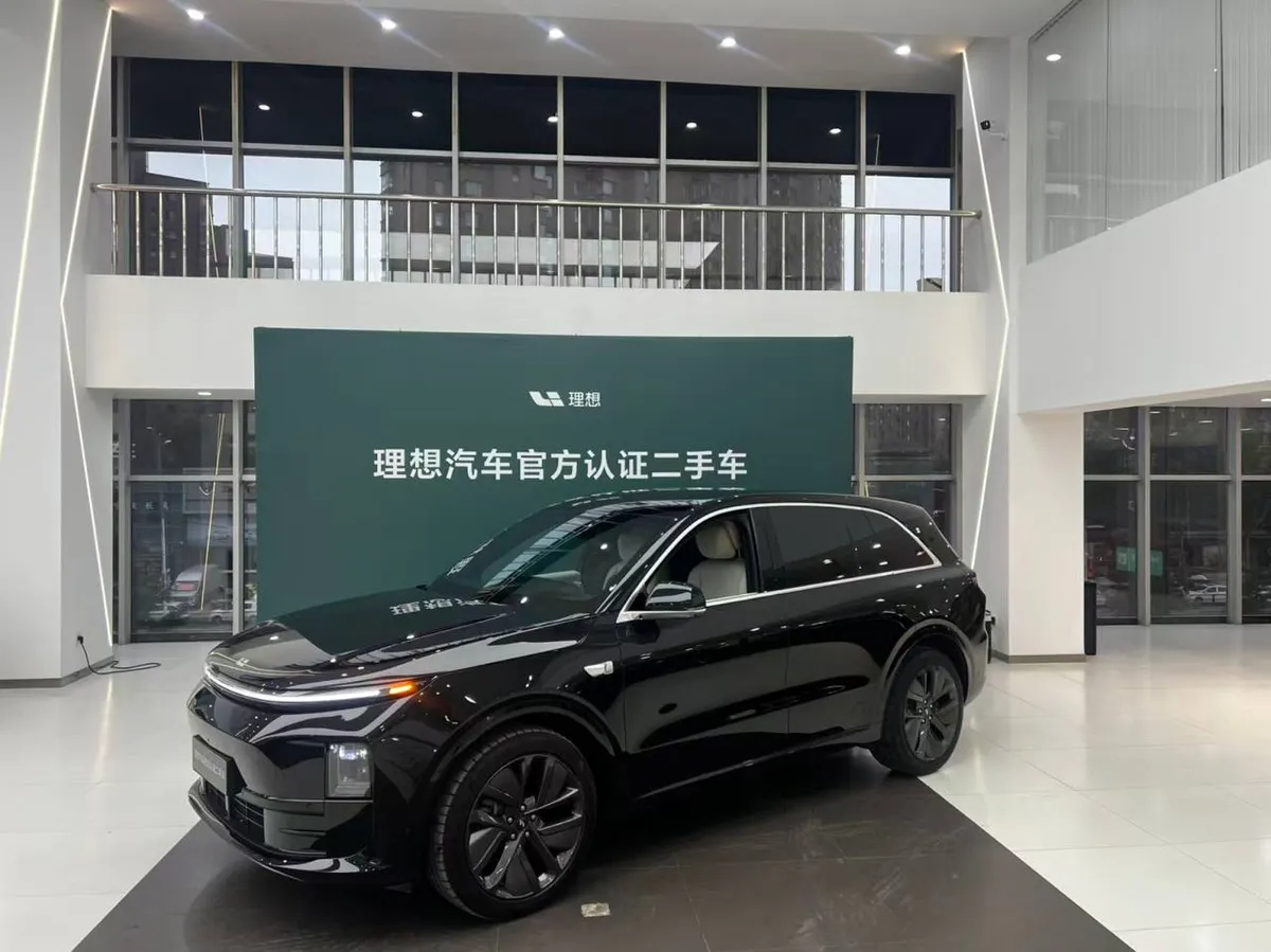 LI AUTO L6 PRO 2024