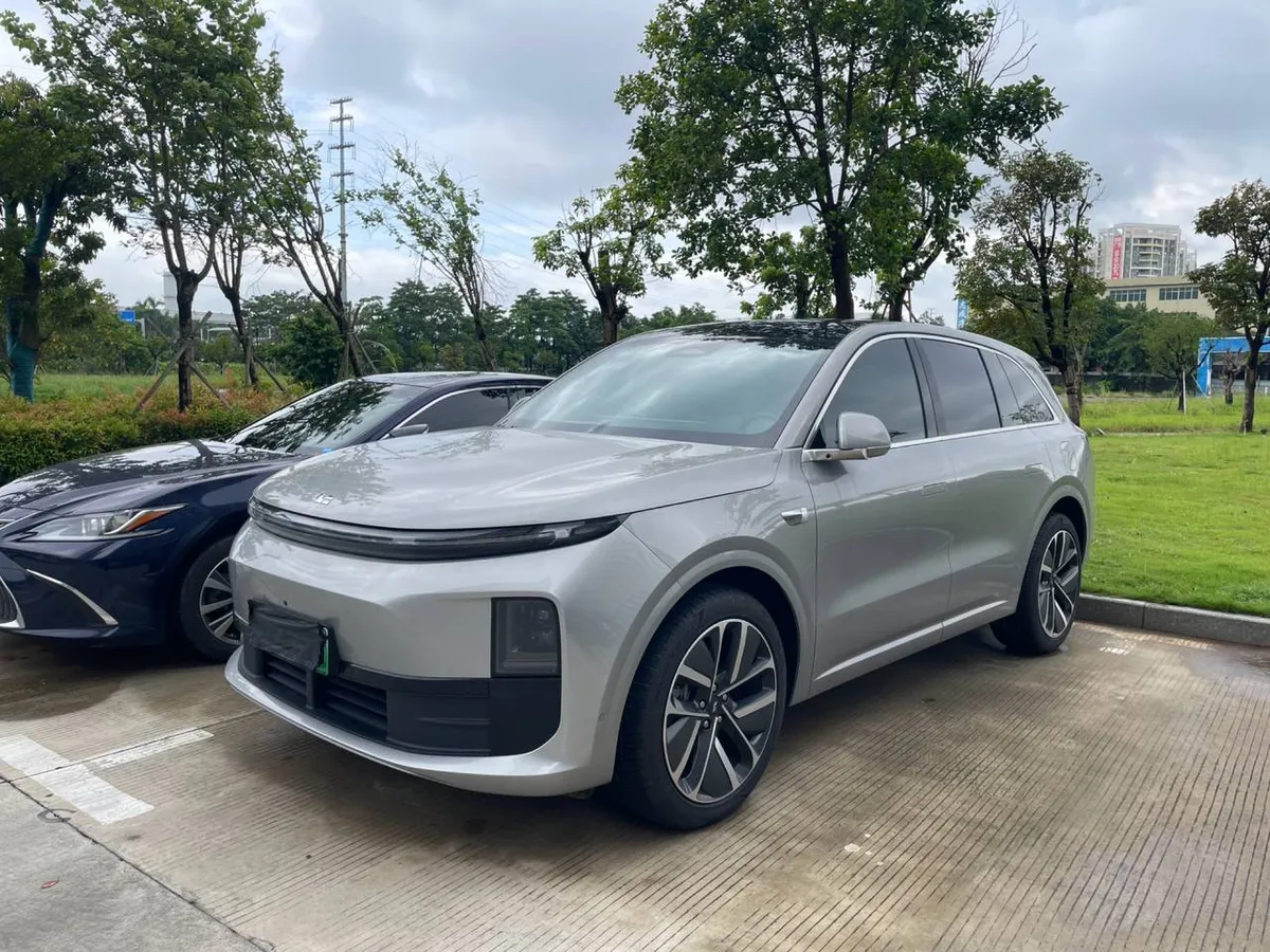 LI AUTO L6 PRO 2024