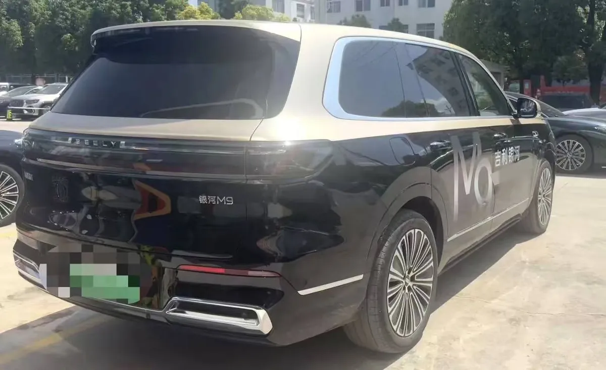 GEELY GALAXY M9 2025