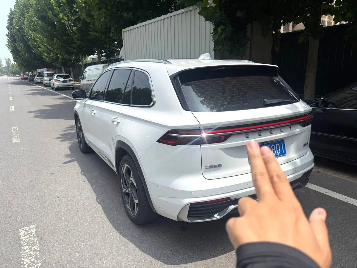 GEELY MONJARO 2022