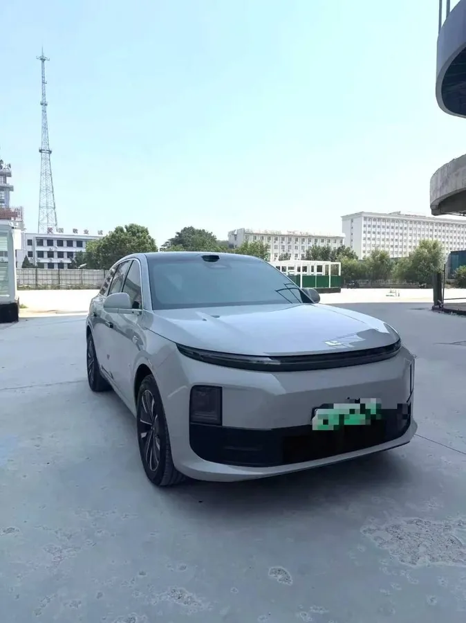 LI AUTO L6 MAX 2025
