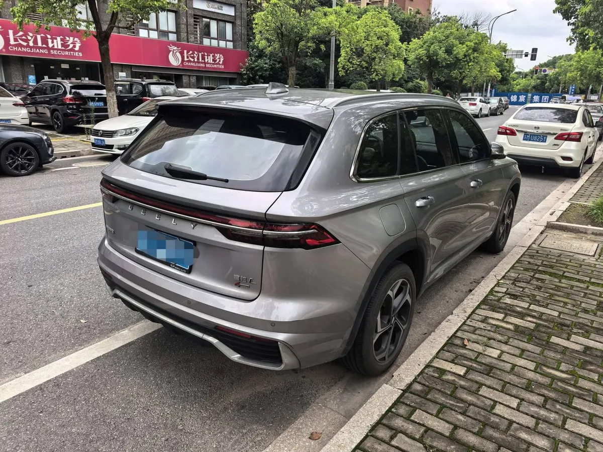 GEELY MONJARO 2022