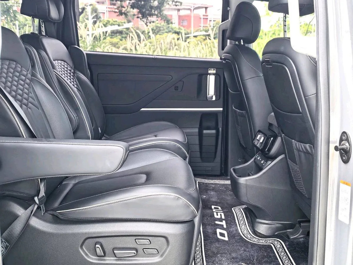 HYUNDAI CUSTO 2023