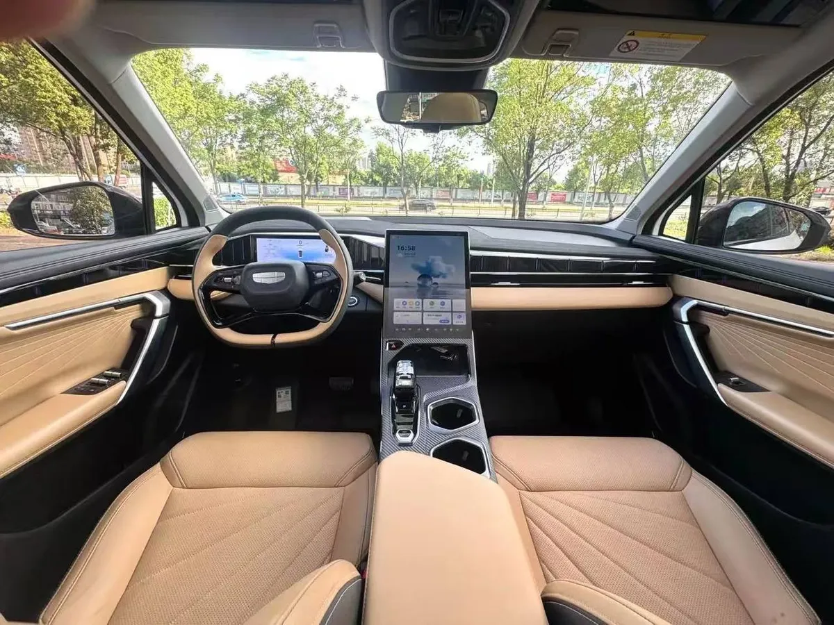 GEELY BOYUE L 2022