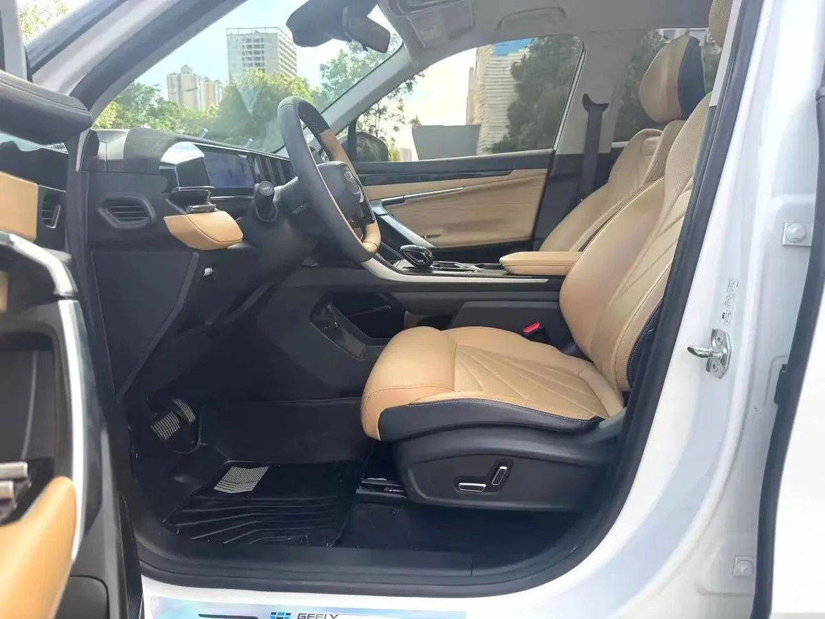 GEELY BOYUE L 2022