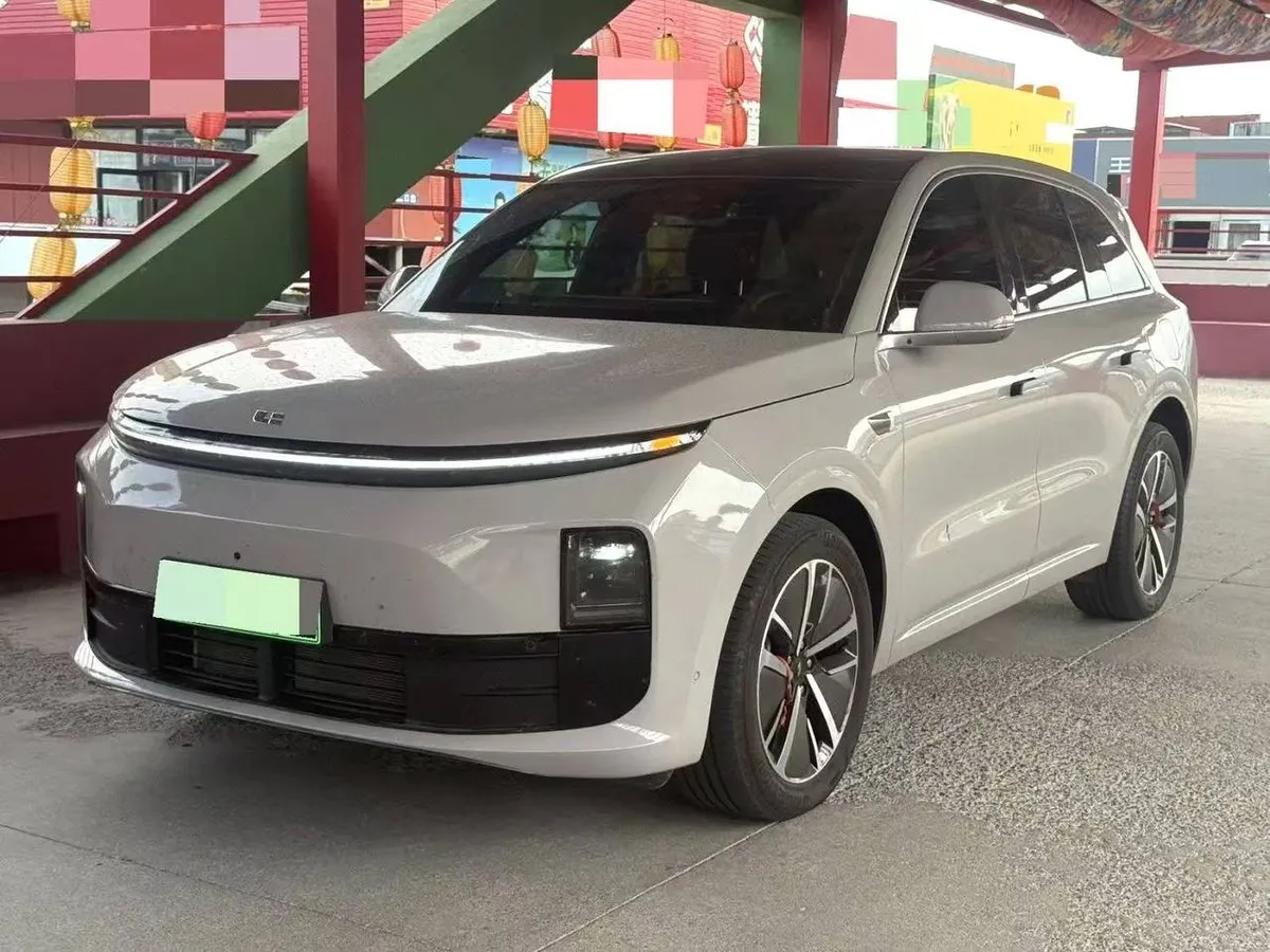 LI AUTO L6 PRO 2025