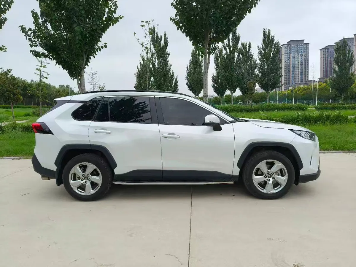 TOYOTA RAV4 2WD 2021