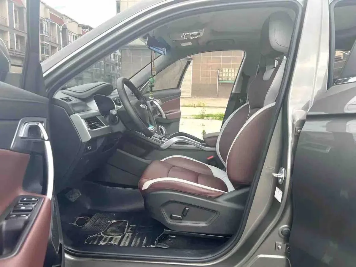 GEELY BOYUE 2022