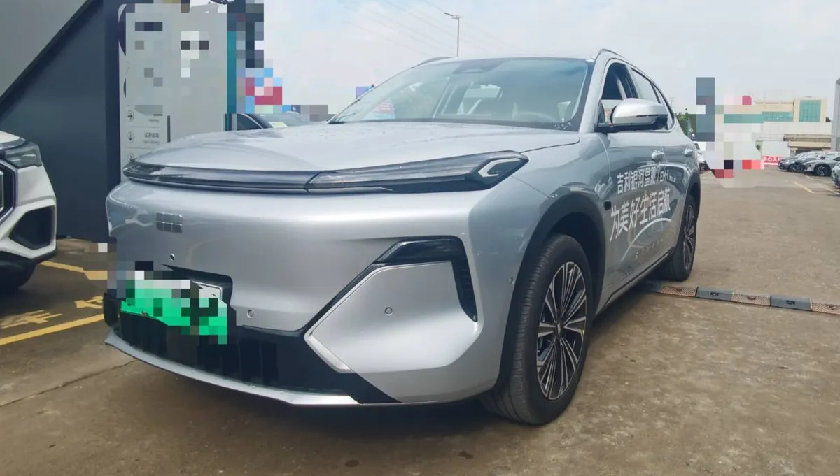 GEELY GALAXY STARSHIP 2025