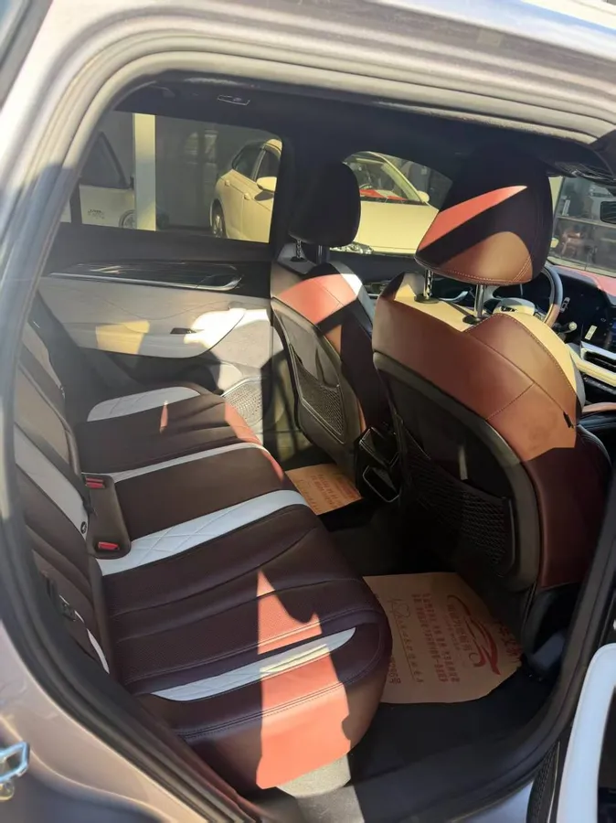GEELY MONJARO 2022