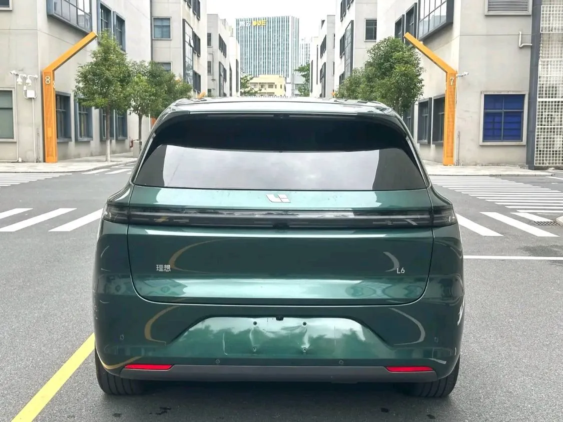 LI AUTO L6 PRO 2024