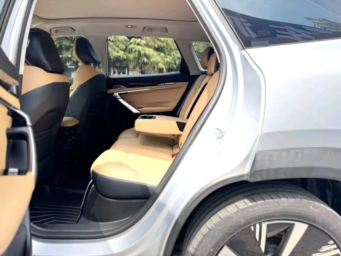 GEELY BOYUE L 2022