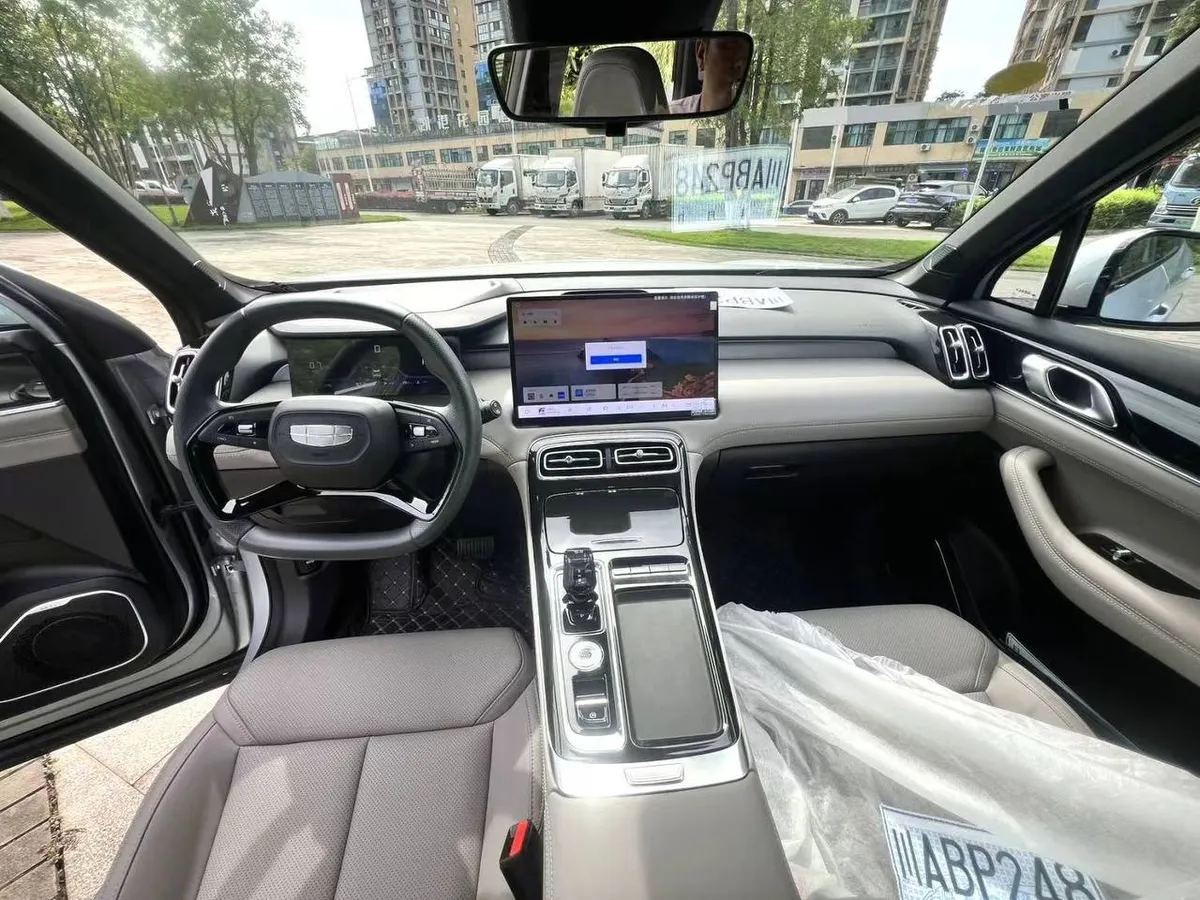 GEELY BOYUE L 2025